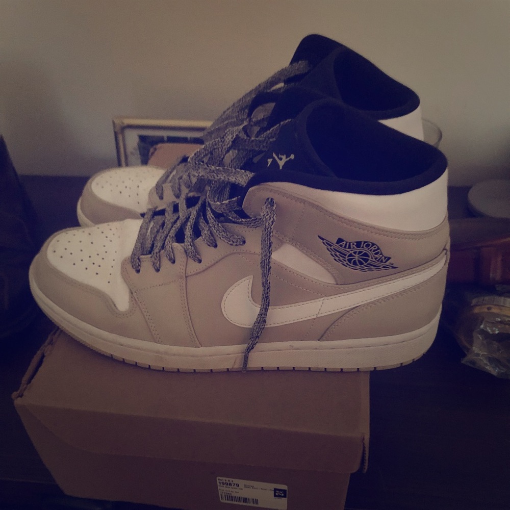 Air Jordan’s rarely worn. Great shape like new!